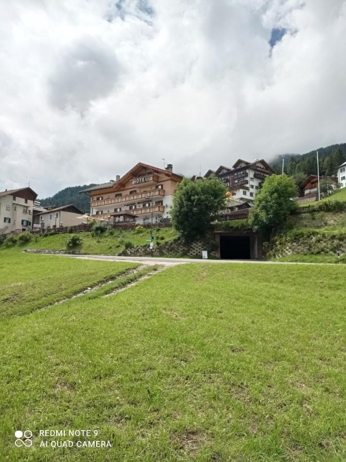 Hotel Millefiori Vigo di Fassa Kültér fotó