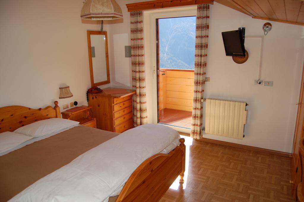 Hotel Millefiori Vigo di Fassa Szoba fotó