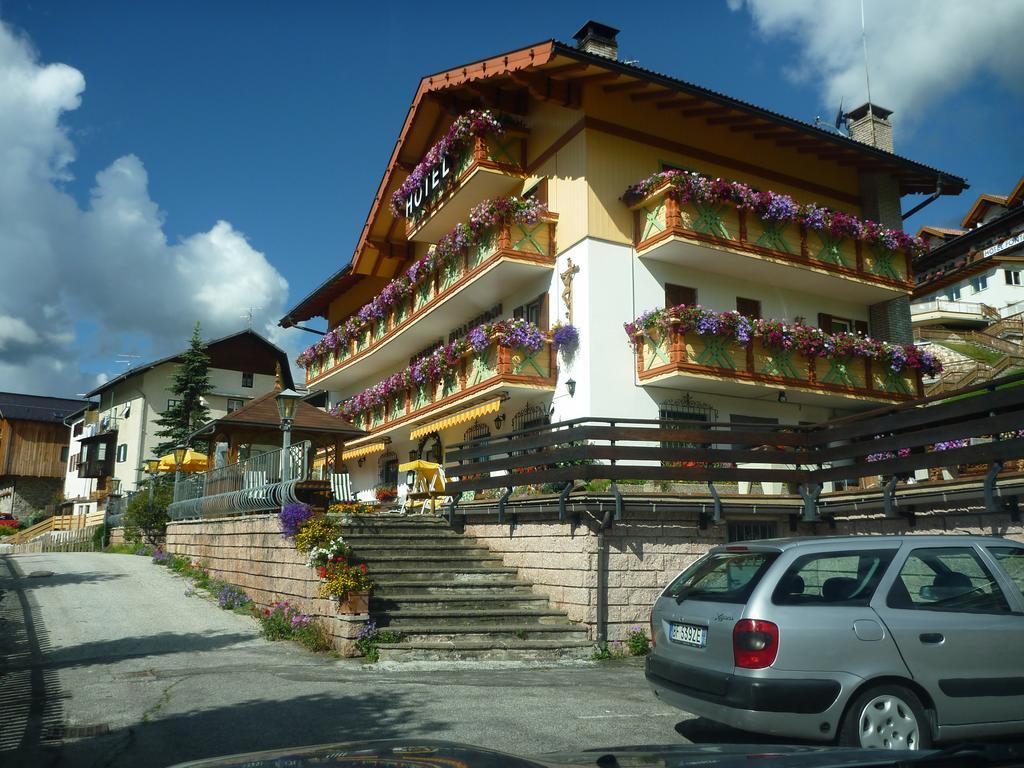 Hotel Millefiori Vigo di Fassa Kültér fotó